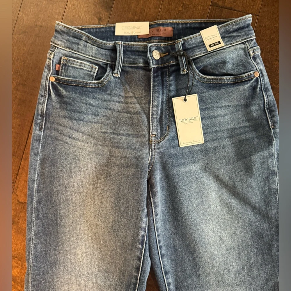 NWT! Judy blue Women's Blue Jeans - Picture 3 of 6